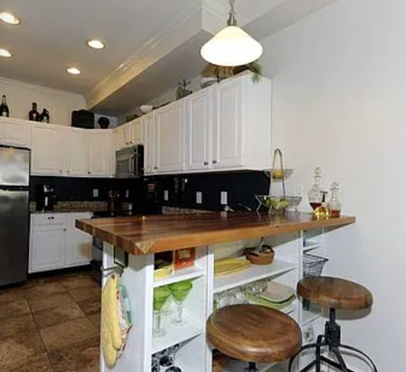 Building Photo - 1012 7th St SE