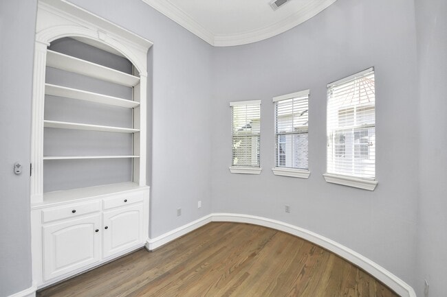 Building Photo - 5317 Feagan St