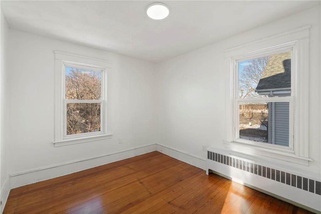 Building Photo - 19 Vale St