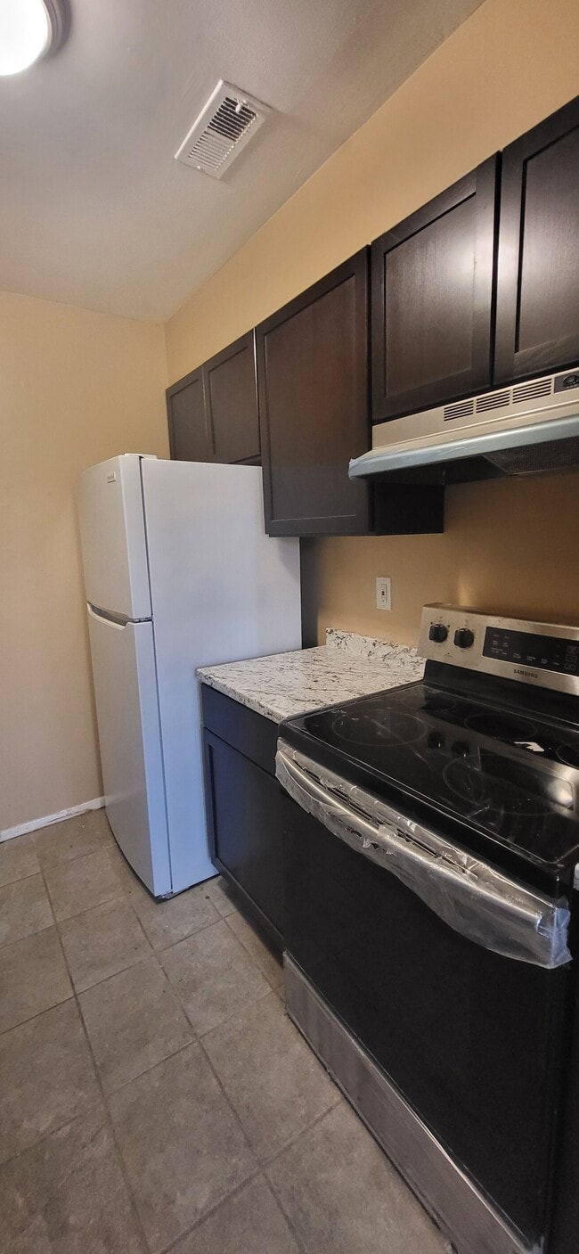 Building Photo - 1701 Fountain Rock Way