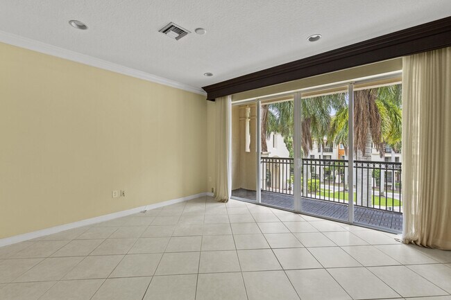 Building Photo - 2900 NW 125th Ave
