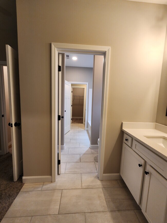 Building Photo - 1405 Brk Hl Dr