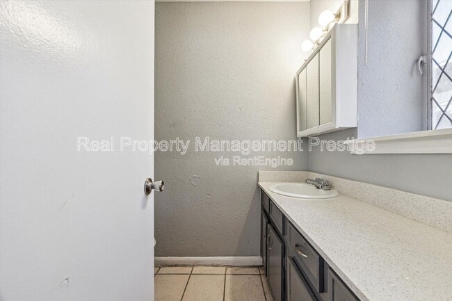 Building Photo - 3009 Falk Ct