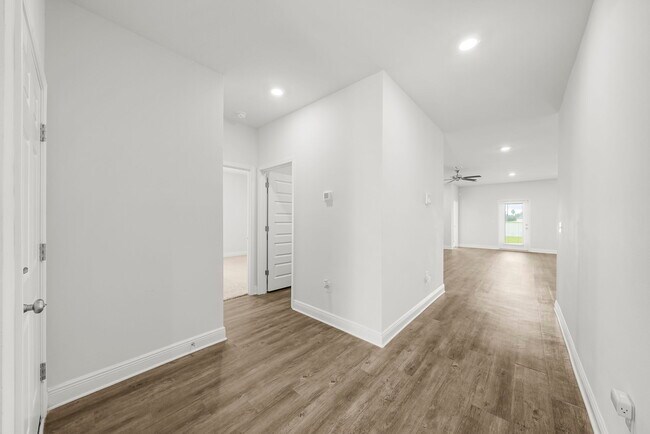 Building Photo - 464 Eagle Lake Wy