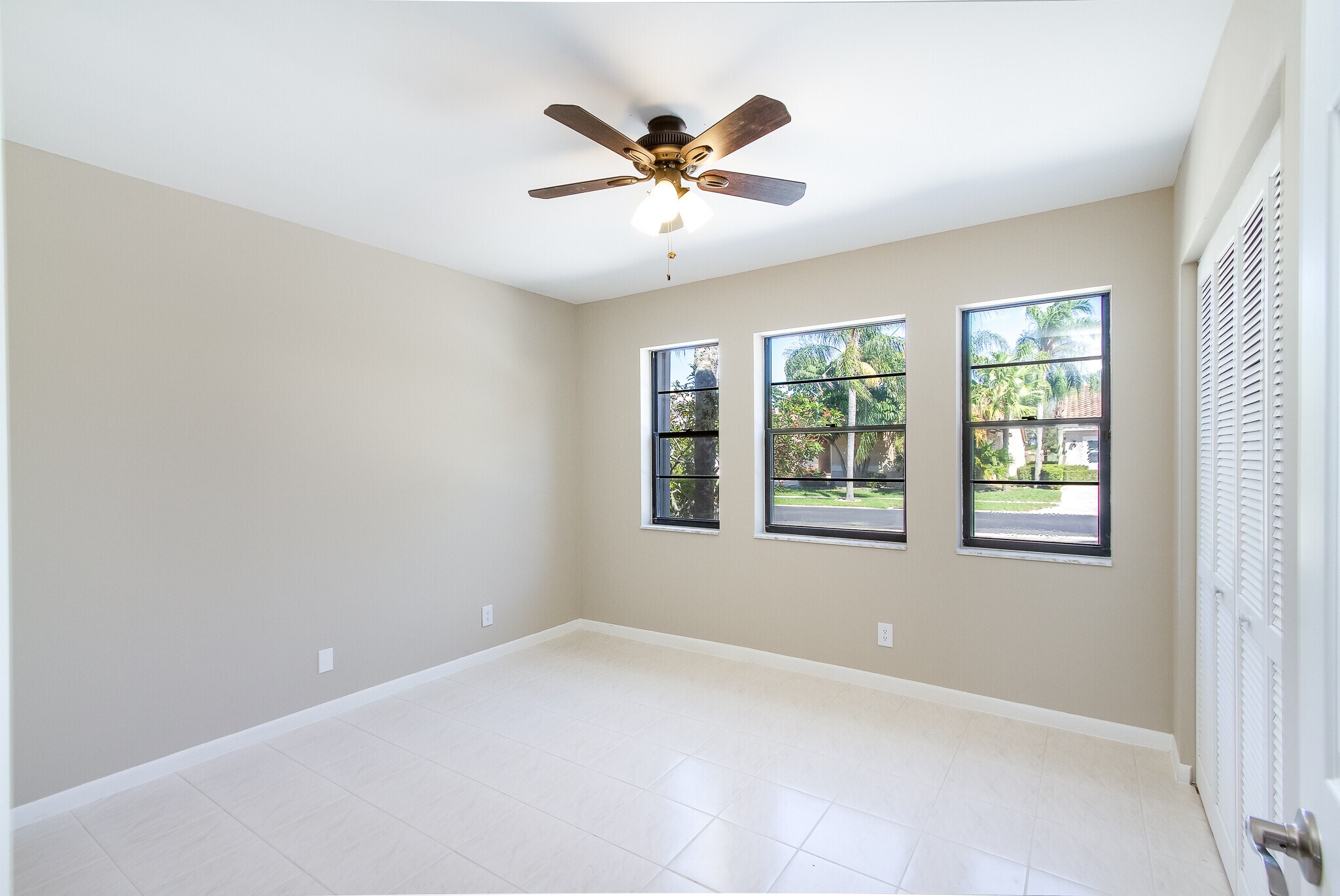 2nd bedroom - 8555 Eagle Run Dr