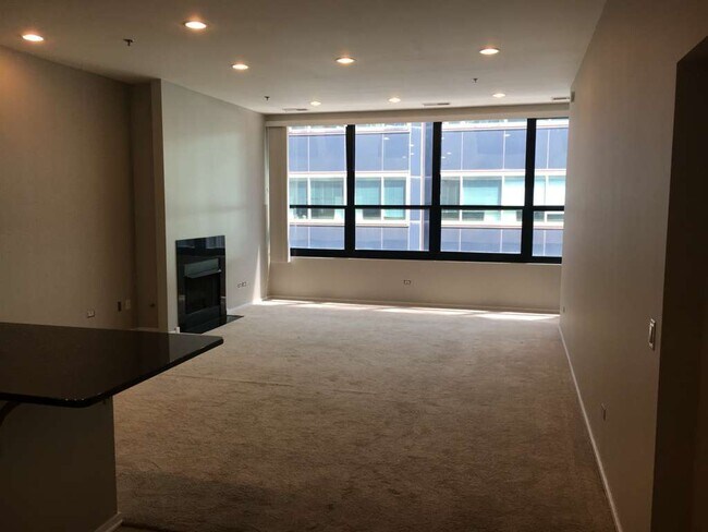 Building Photo - 130 S Canal St