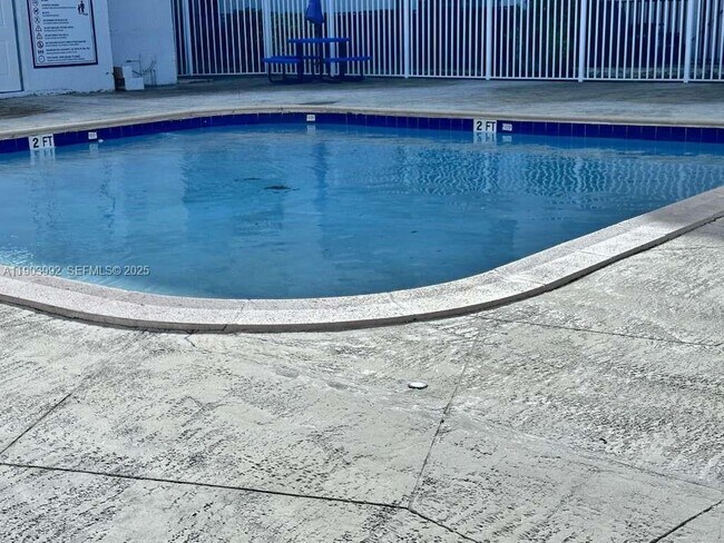 Building Photo - 2498 SW 17th Ave