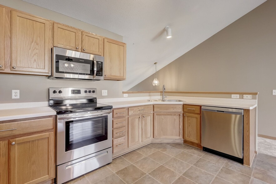 Building Photo - 1222 Bergmann Dr