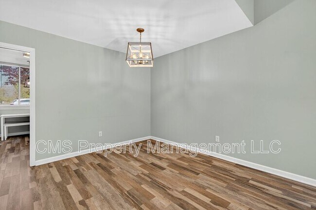 Building Photo - 14 Carol Ct