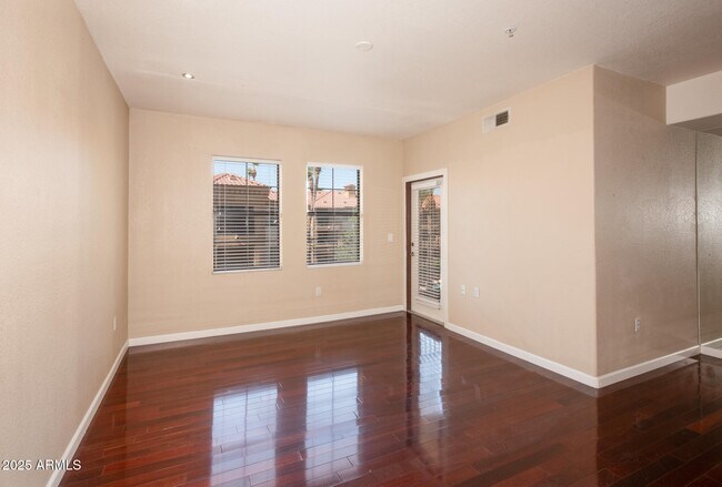 Building Photo - 5302 E Van Buren St
