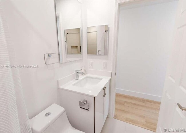 Building Photo - 5081 NW 116th Ct