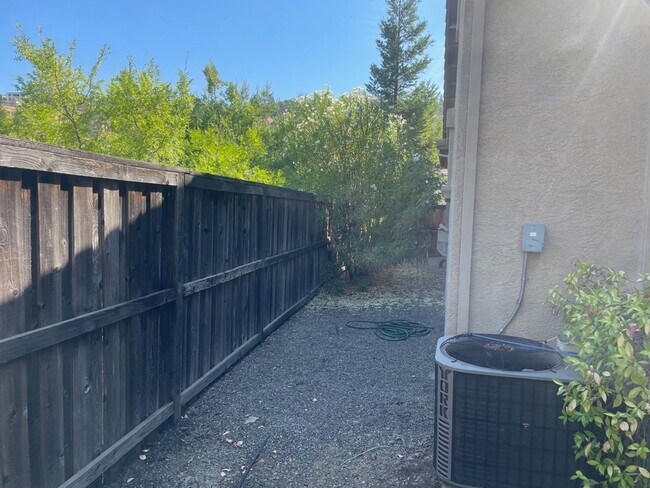 Building Photo - Empire Ranch!!