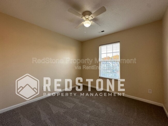 Building Photo - 610 Thistle Dr