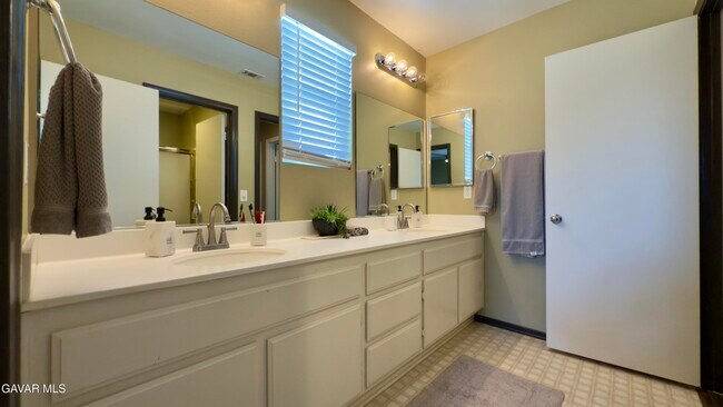 Building Photo - 2234 Avenida del Mar