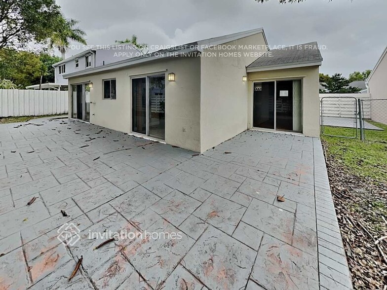 Building Photo - 13778 SW 145th St