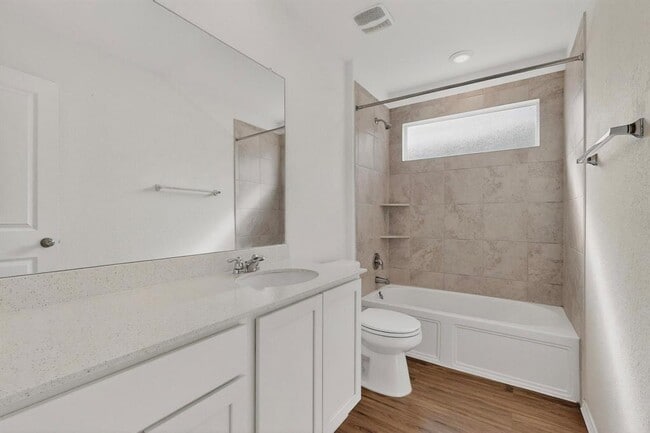 Building Photo - 107 Bear Oak St