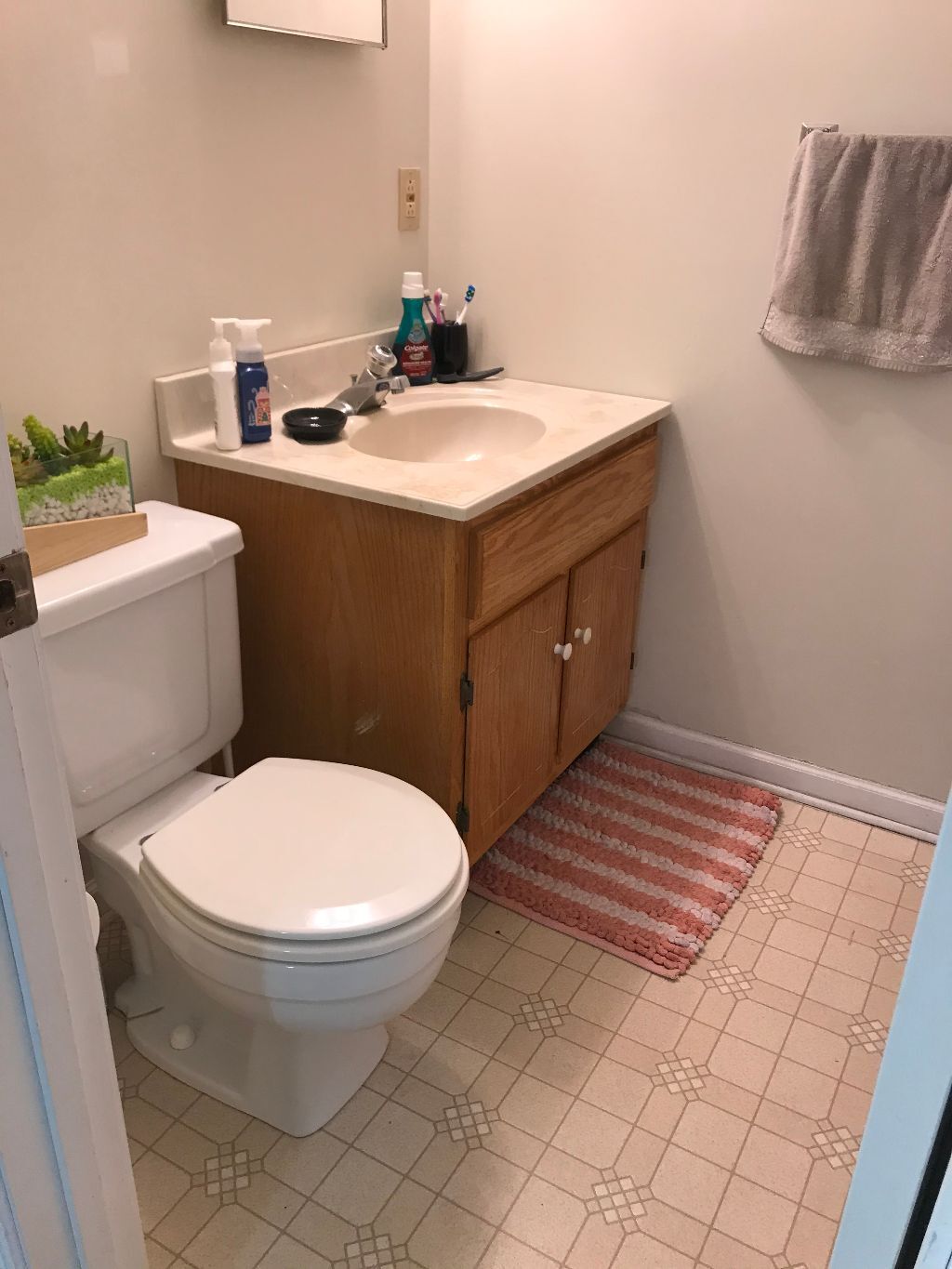 Half bath - 3 Utica Cir