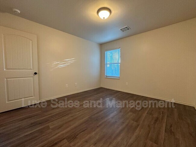 Building Photo - 412 Chalk Hill Ct
