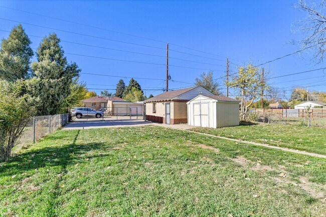 Building Photo - 4 bedroom, 2 bath home in Park Hill