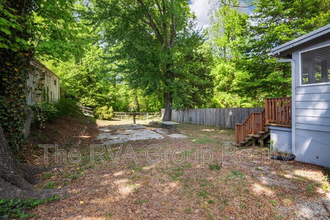 Building Photo - 2517 Haden Ave