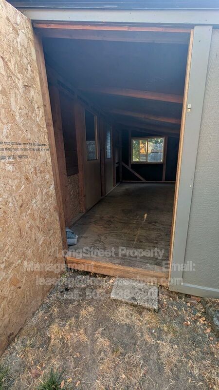Building Photo - 2975 NW Stewart St