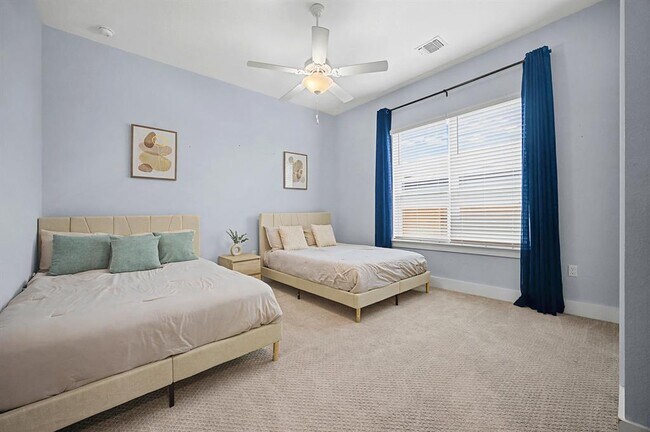 Building Photo - 8308 Orizzonte St