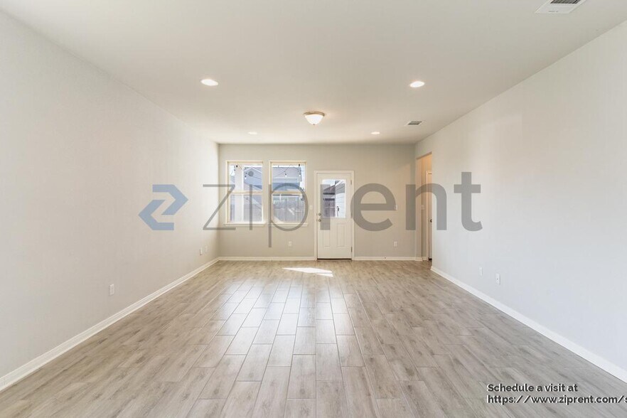 Building Photo - 2533 Pecan Island Dr
