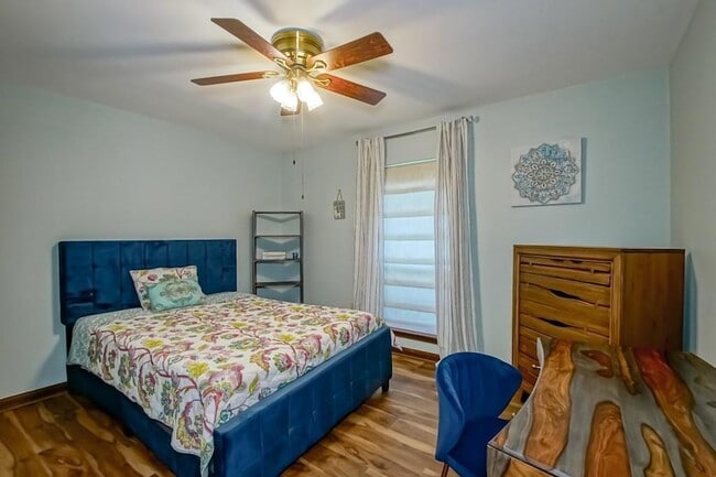 Building Photo - 131 Kingston Dr