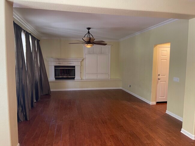 Family rm - 27900 Alta Vista Ave