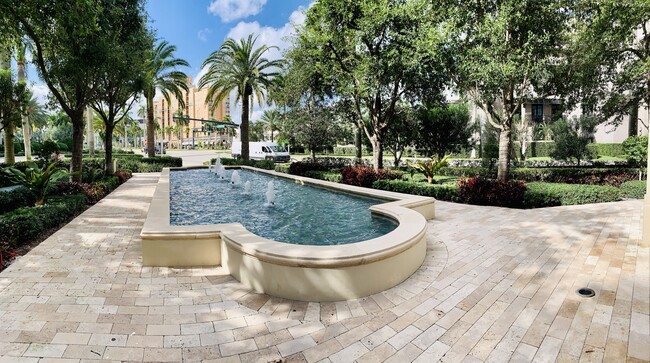 Entrance to Rosemary Sq. - 550 Okeechobee Blvd