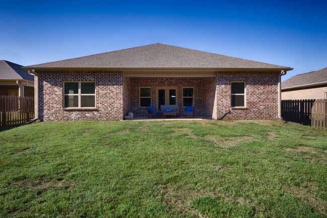 Building Photo - 157 High Leaf Dr