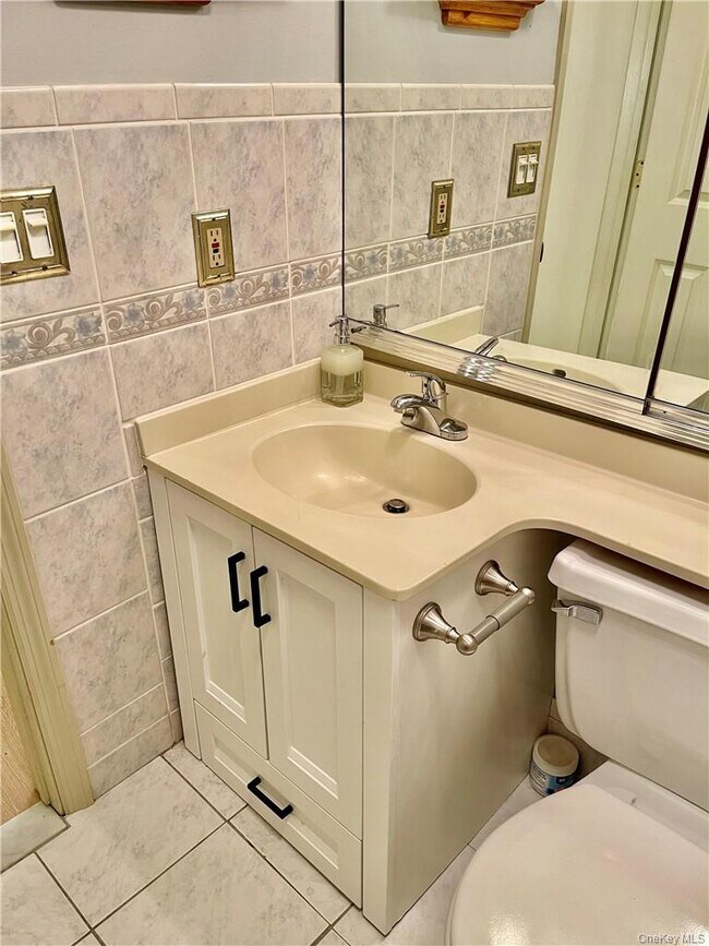 Building Photo - 25 Lexington Hills Rd