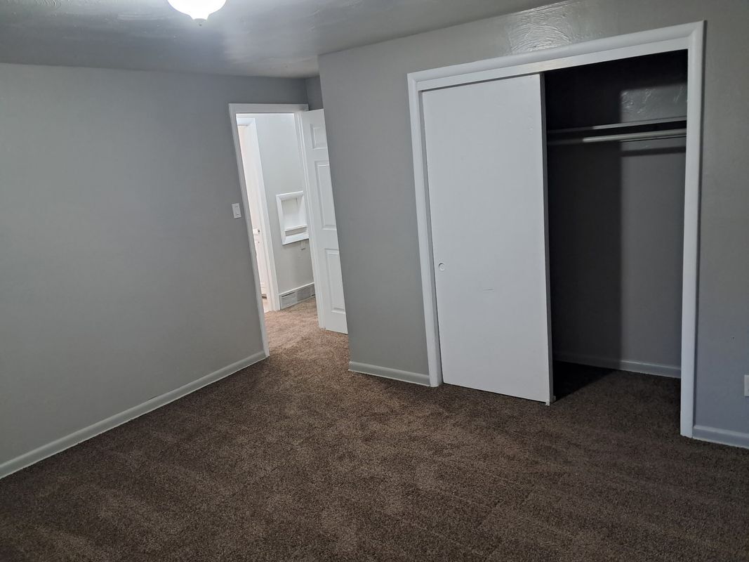 Building Photo - 1011 Emporia St