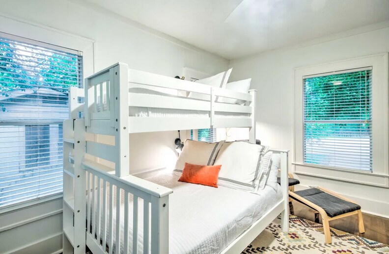 Building Photo - 1117 Kenwood Pl