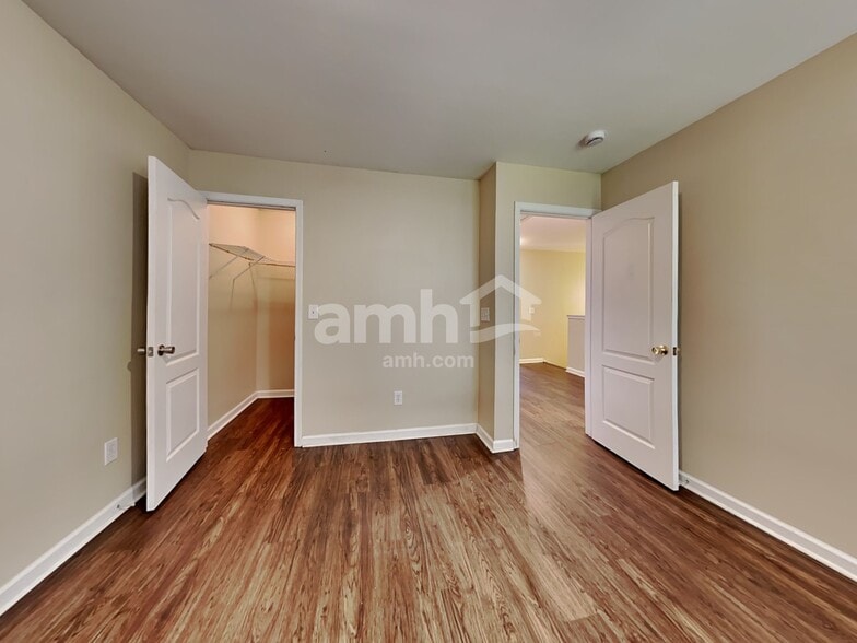 Building Photo - 138 Graduate Ln