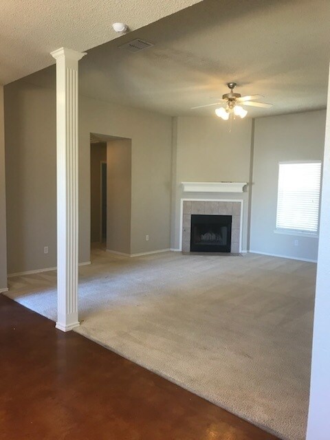 Building Photo - Comfortable & Convenient Living