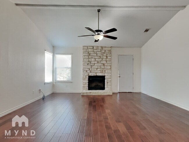 Building Photo - 9716 Meadowheath Dr