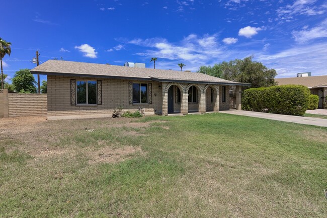 Building Photo - 4 Bedroom Home in Meyer Park