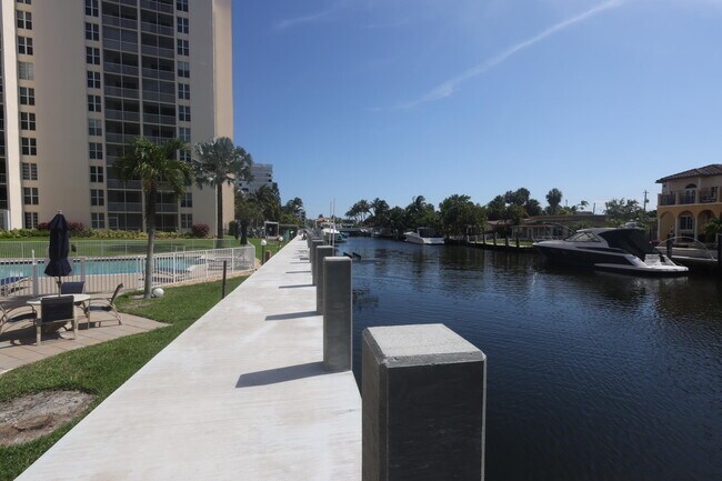 Building Photo - 1391 S Ocean Blvd