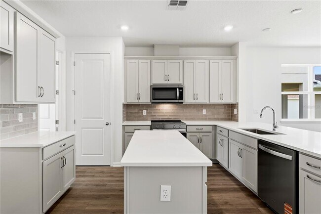 Building Photo - 17049 Haggerty Hollow Dr