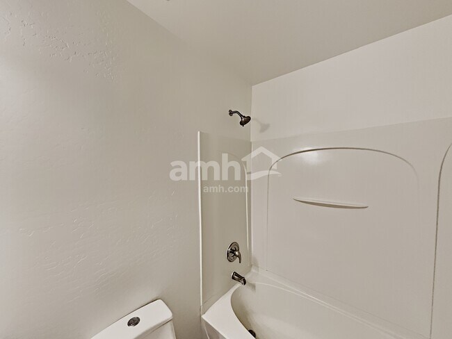 Building Photo - 16213 W Custer Ln