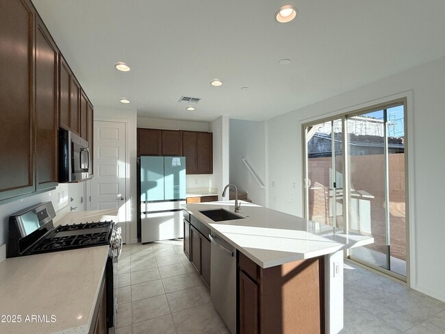 Building Photo - 3949 S Verbena