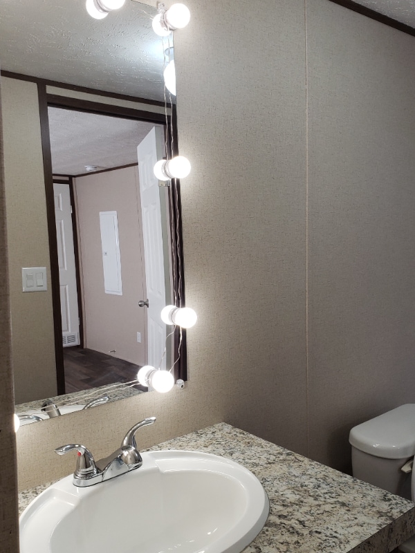 Building Photo - 2715 W McCrainie St