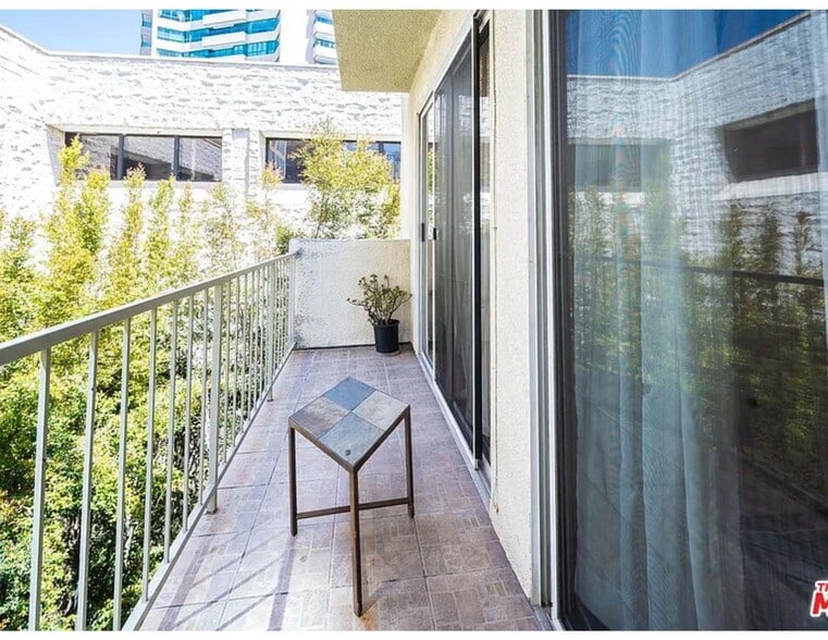 Lower Level Balcony (Connects Bedrooms) - 10511 Ashton Ave