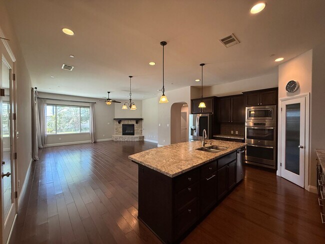 Building Photo - Beautiful 4 Bedroom + Office Home in Grand Island!