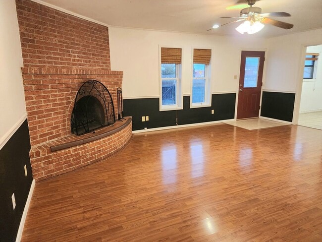 Building Photo - 1209 Libra Dr