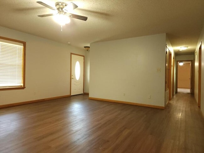 Building Photo - 3111 W Perry Rd