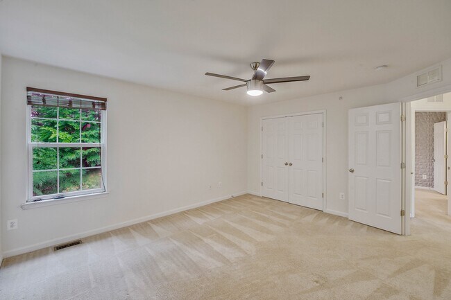 Building Photo - 3461 Eagle Ridge Dr