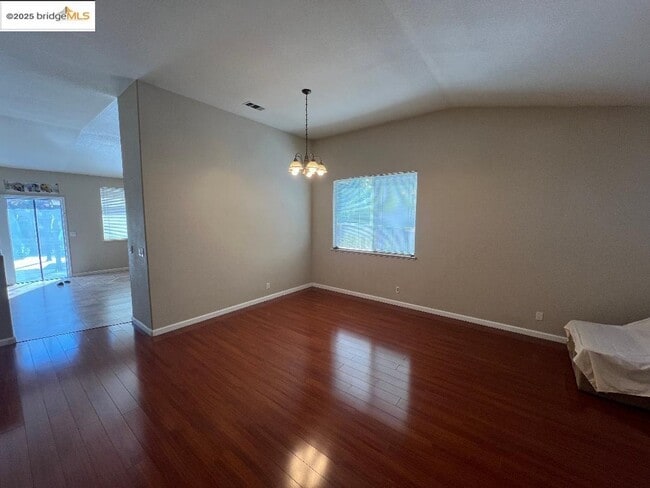 Building Photo - 2352 Whitetail Dr