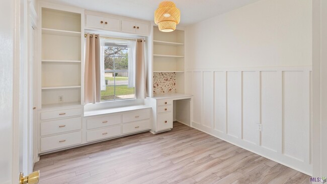 Building Photo - 7165 Government St